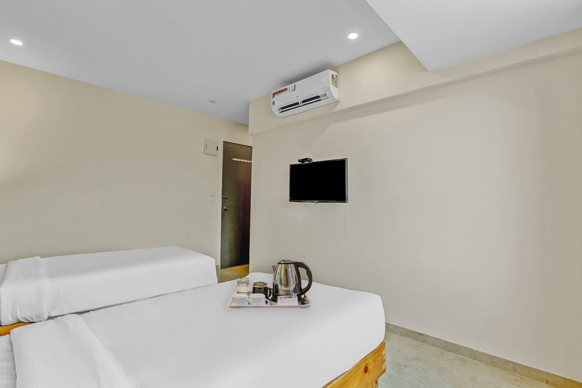 Townhouse Somani Apta Exterior foto