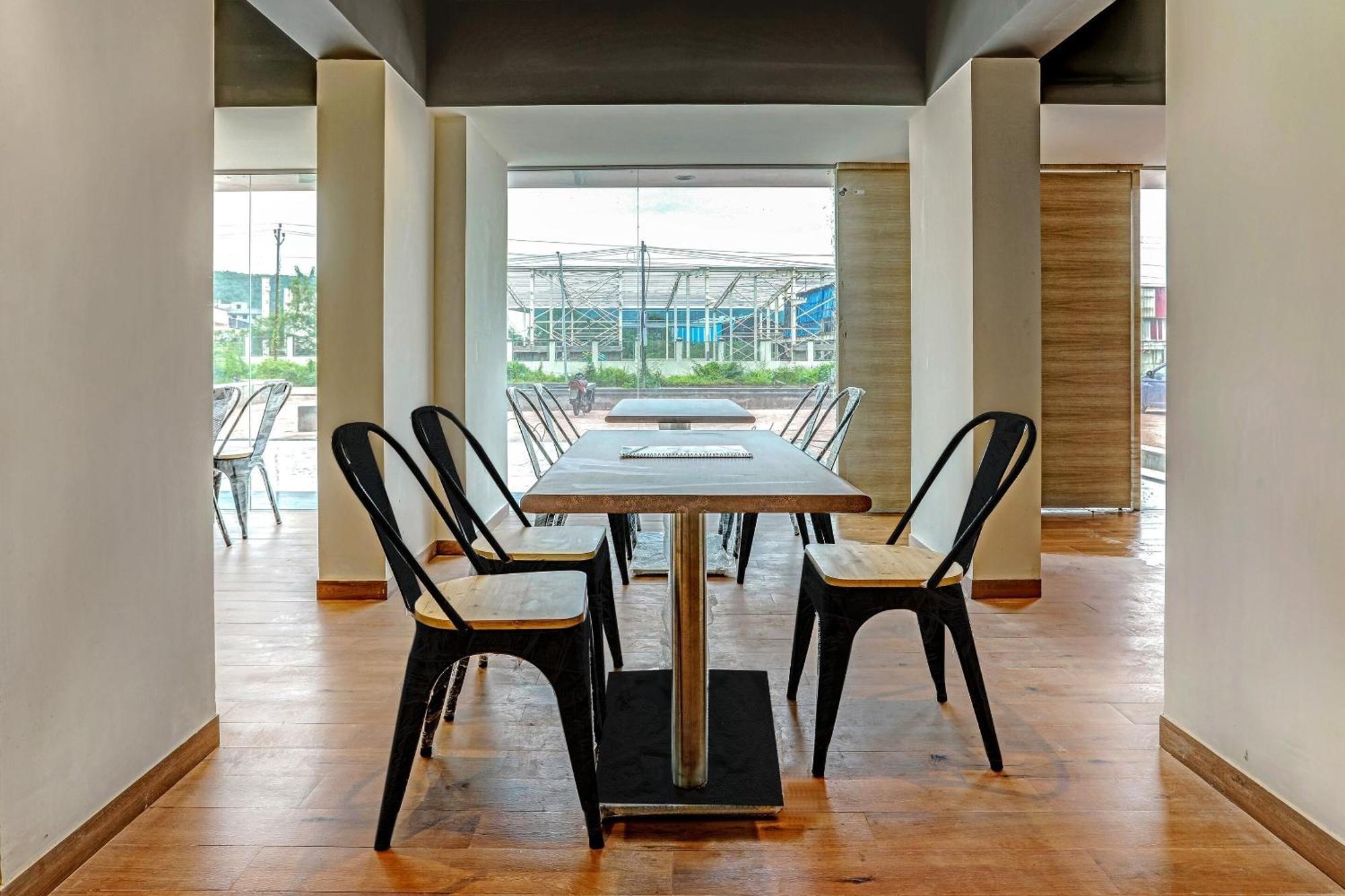 Townhouse Somani Apta Exterior foto